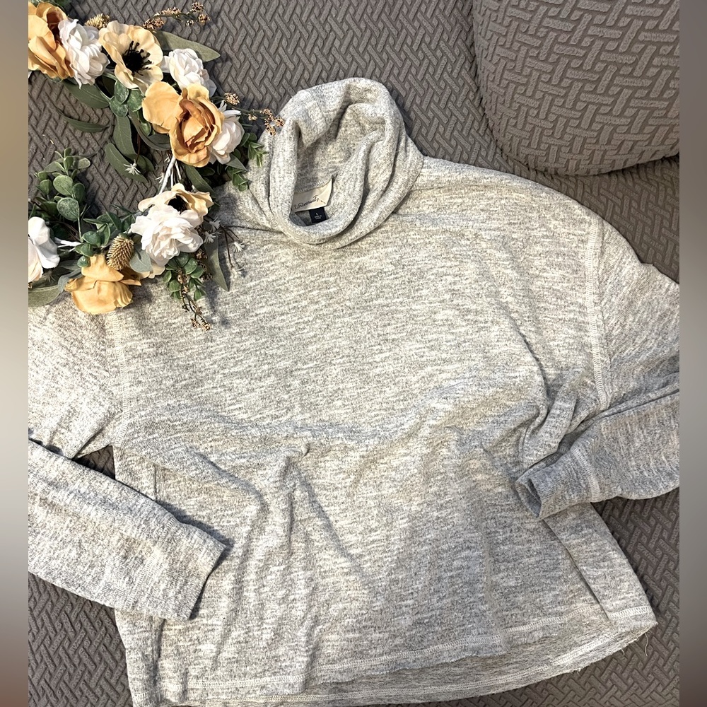 Universal Thread Turtleneck Top